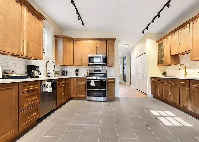 Pet Friendly 6 Bedroom Free Parking 5 Min From Bakery Sq Pittsburgh