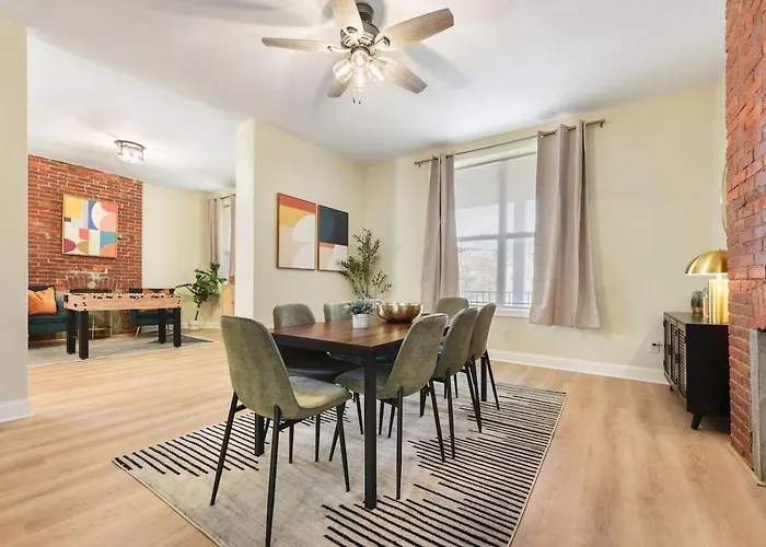 Pet Friendly 6 Bedroom Free Parking 5 Min From Bakery Sq