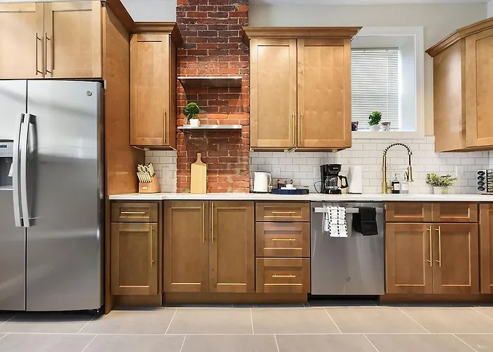 Pet Friendly 6 Bedroom Free Parking 5 Min From Bakery Sq Ferienhaus