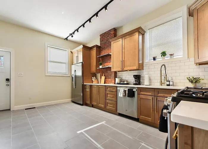 Pet Friendly 6 Bedroom Free Parking 5 Min From Bakery Sq *