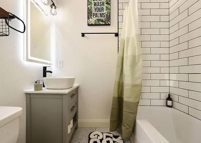 Pet Friendly 6 Bedroom Free Parking 5 Min From Bakery Sq *