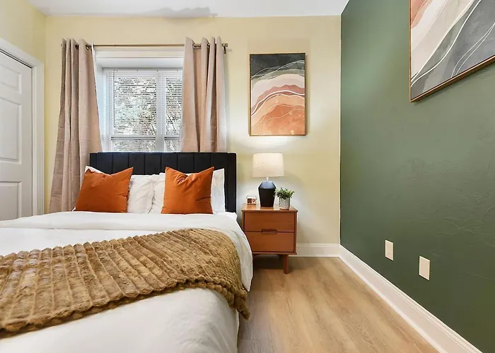 Pet Friendly 6 Bedroom Free Parking 5 Min From Bakery Sq *