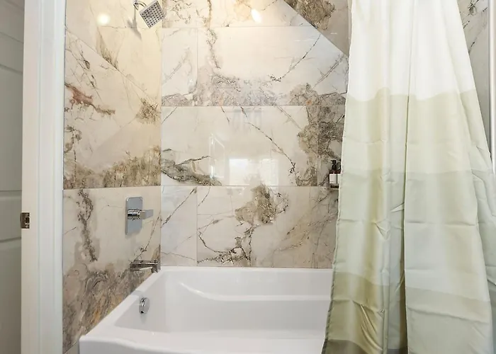 Pet Friendly 6 Bedroom Free Parking 5 Min From Bakery Sq Pittsburgh