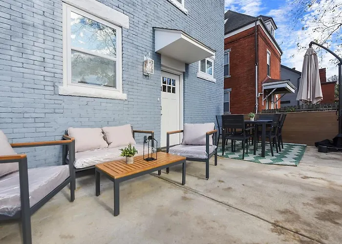 Pet Friendly 6 Bedroom Free Parking 5 Min From Bakery Sq